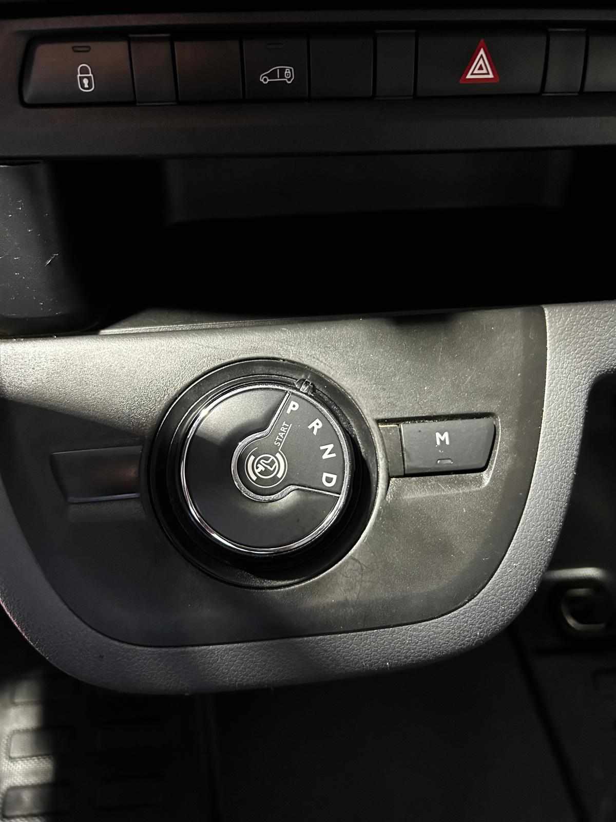 opel-vivaro-2-0-2021-diesel-1999cc