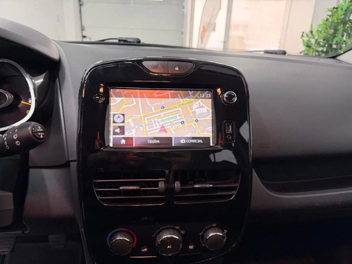 renault-clio-sport-tourer-2014-diesel-1461cc
