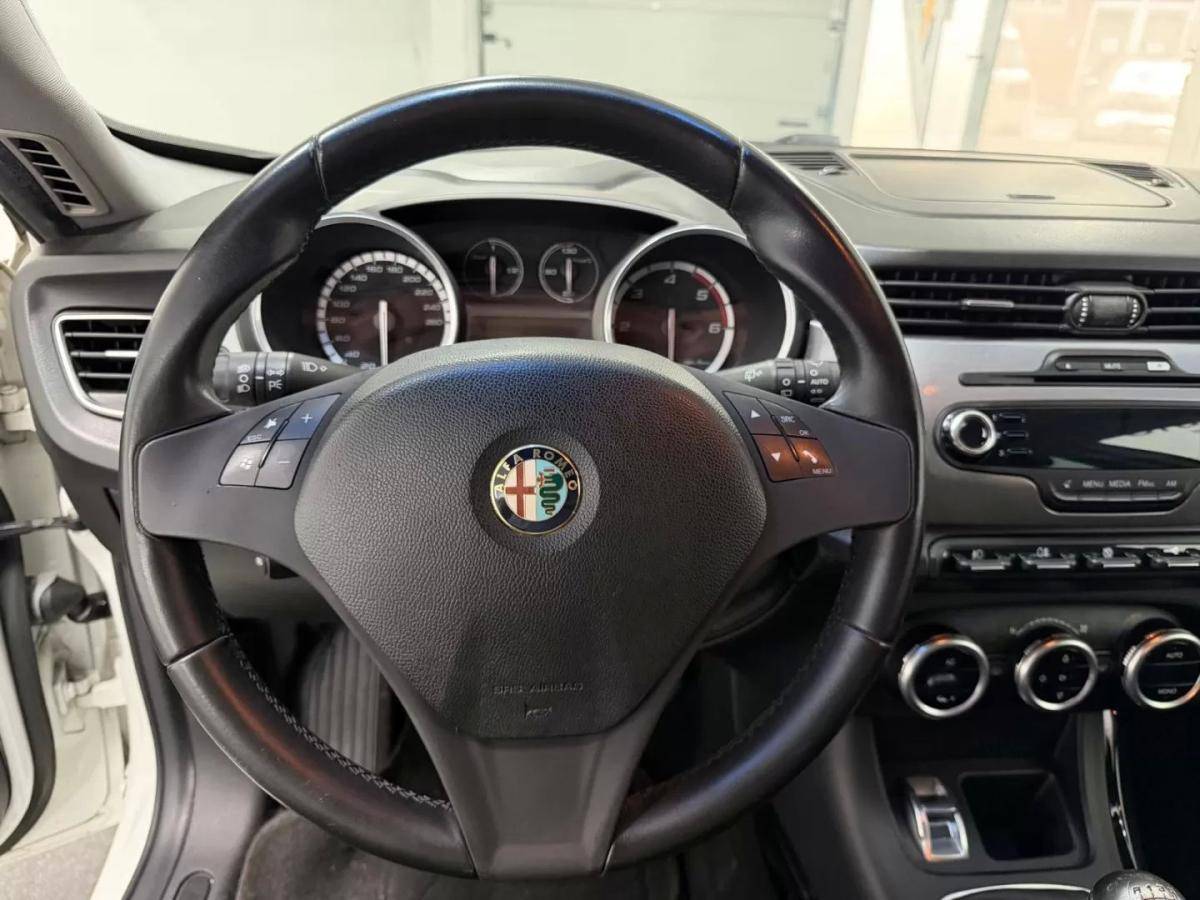 alfa-romeo-giulietta-2011-diesel-1598cc