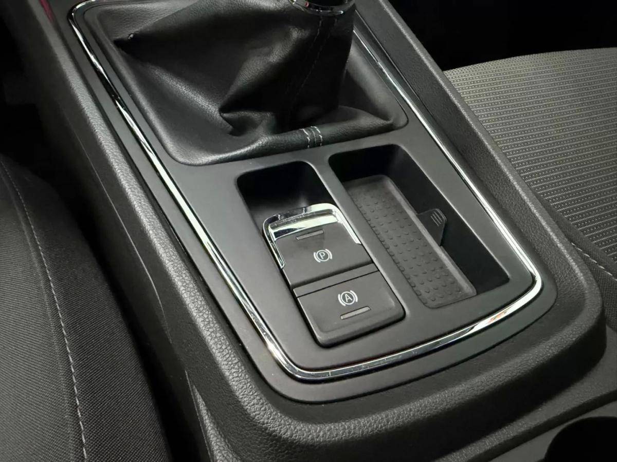 seat-leon-2018-diesel-1598cc