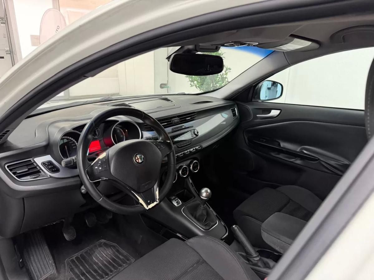 alfa-romeo-giulietta-2011-diesel-1598cc