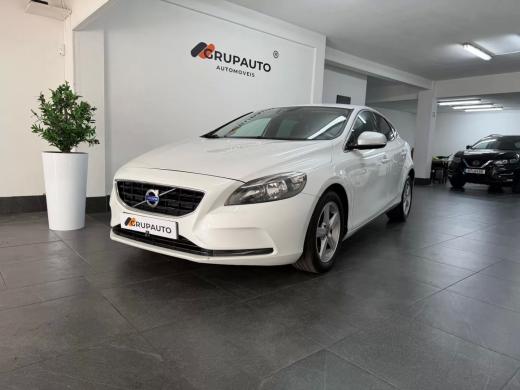 volvo-v40-2014-diesel-1560cc