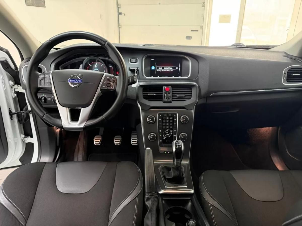 volvo-v40-2014-diesel-1560cc
