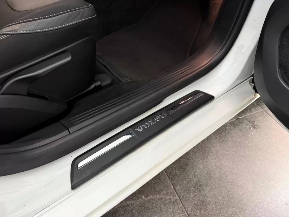 volvo-v40-2014-diesel-1560cc