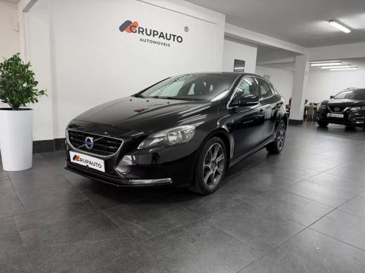 volvo-v40-2015-diesel-1560cc