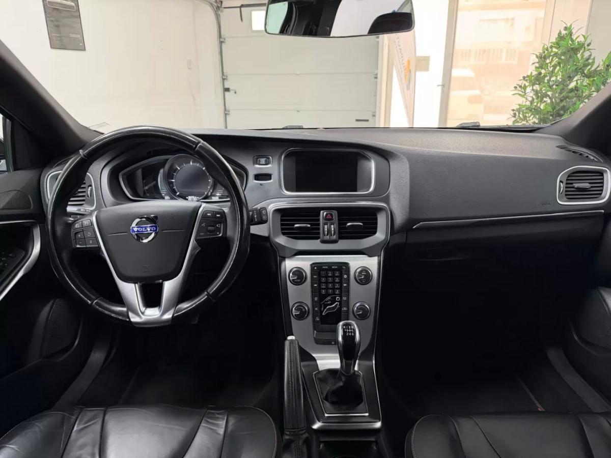 volvo-v40-2015-diesel-1560cc