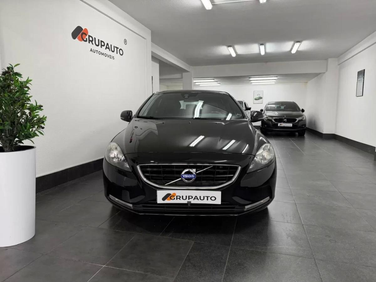 volvo-v40-2015-diesel-1560cc