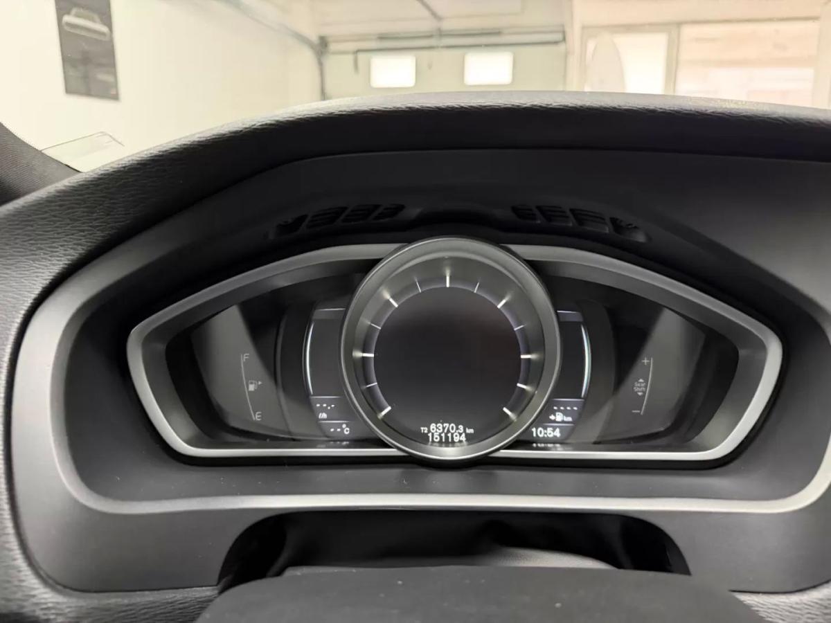 volvo-v40-2015-diesel-1560cc