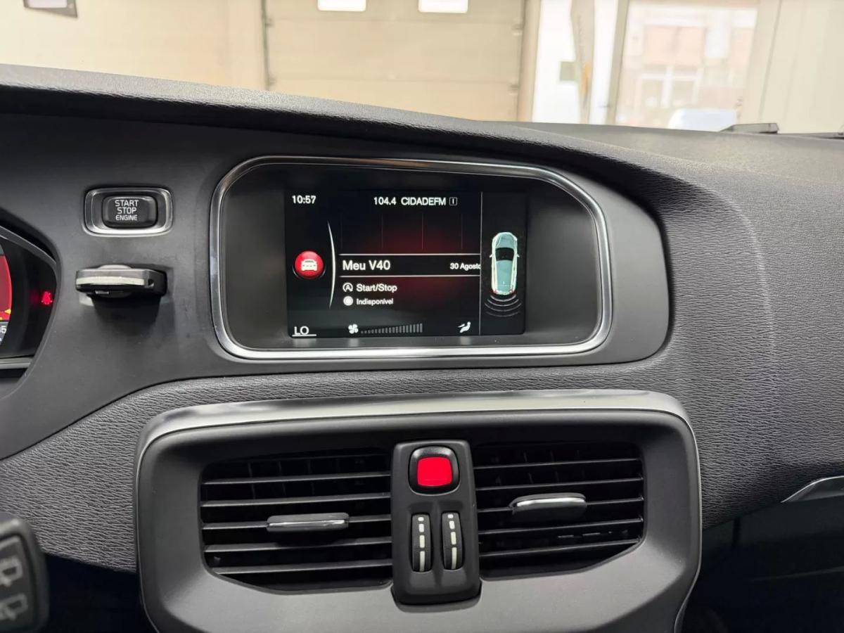 volvo-v40-2015-diesel-1560cc