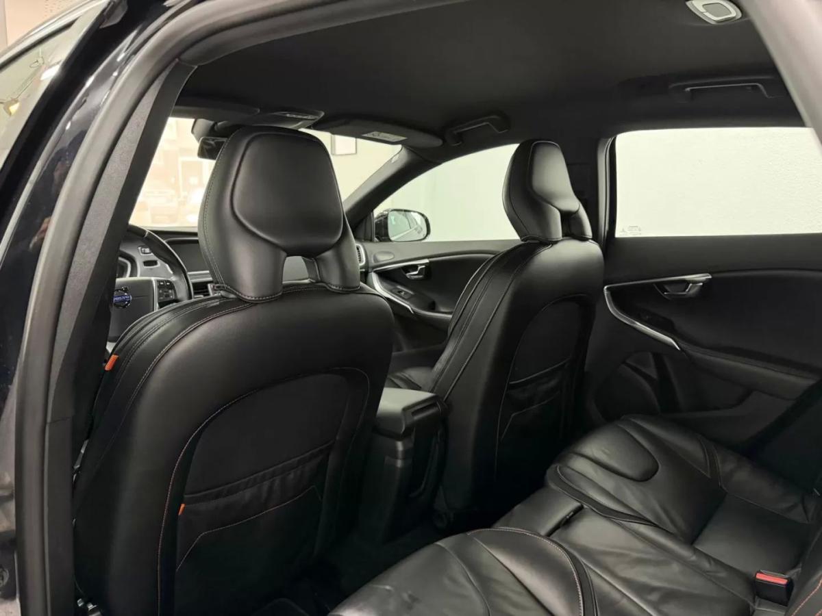 volvo-v40-2015-diesel-1560cc