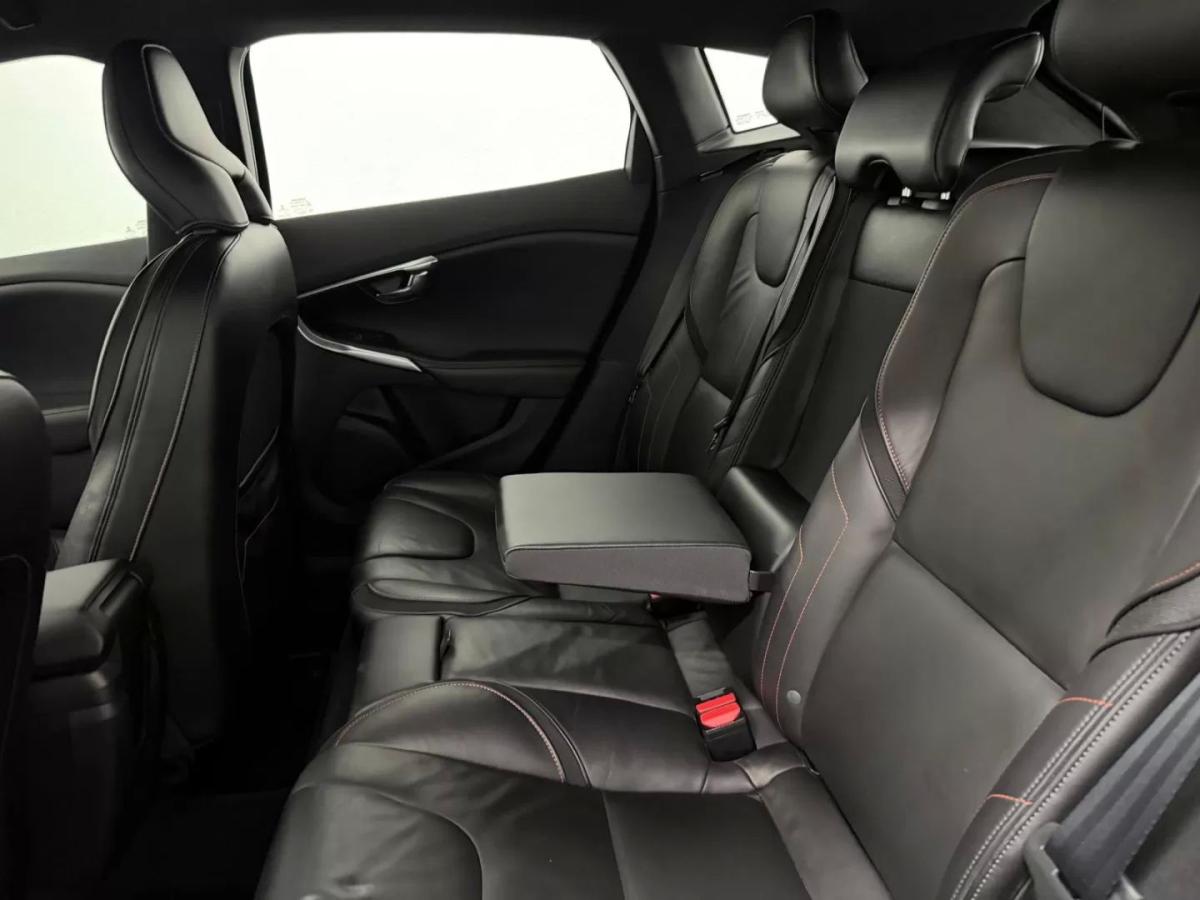 volvo-v40-2015-diesel-1560cc