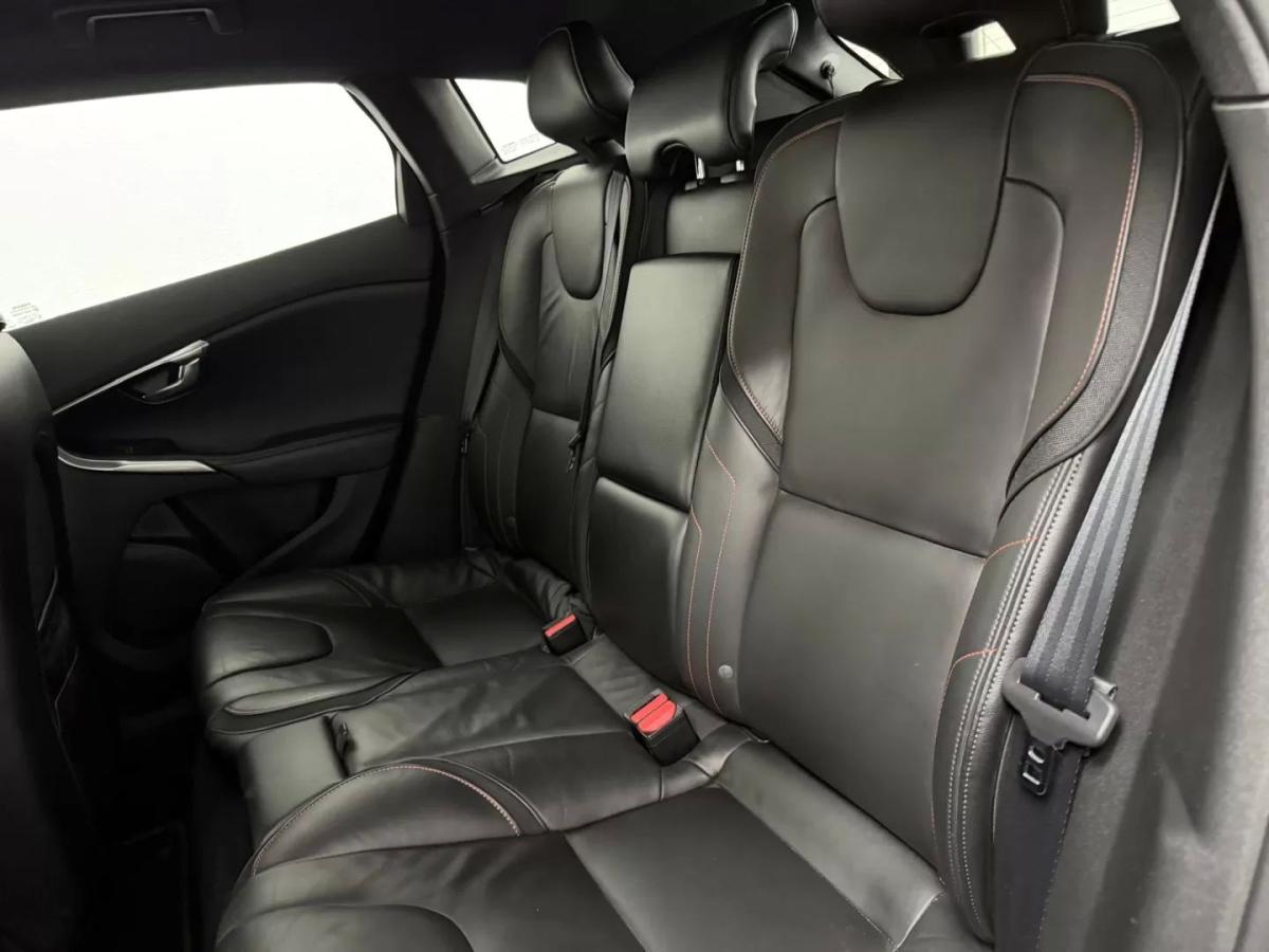 volvo-v40-2015-diesel-1560cc