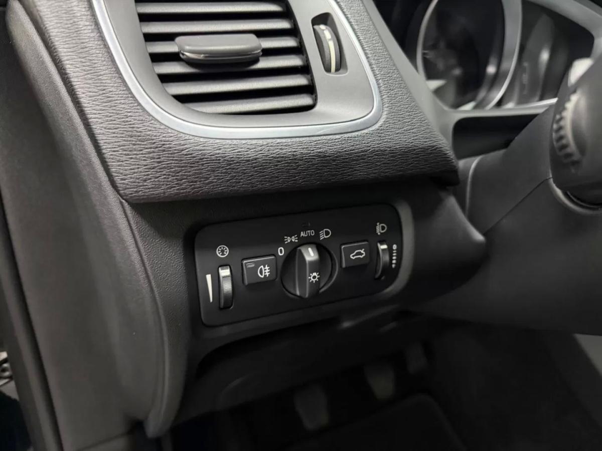 volvo-v40-2015-diesel-1560cc