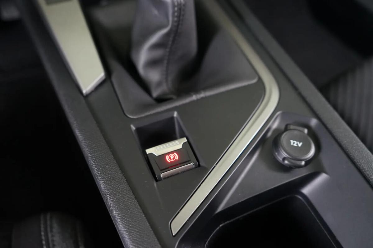 peugeot-308-2022-gasolina-1199cc