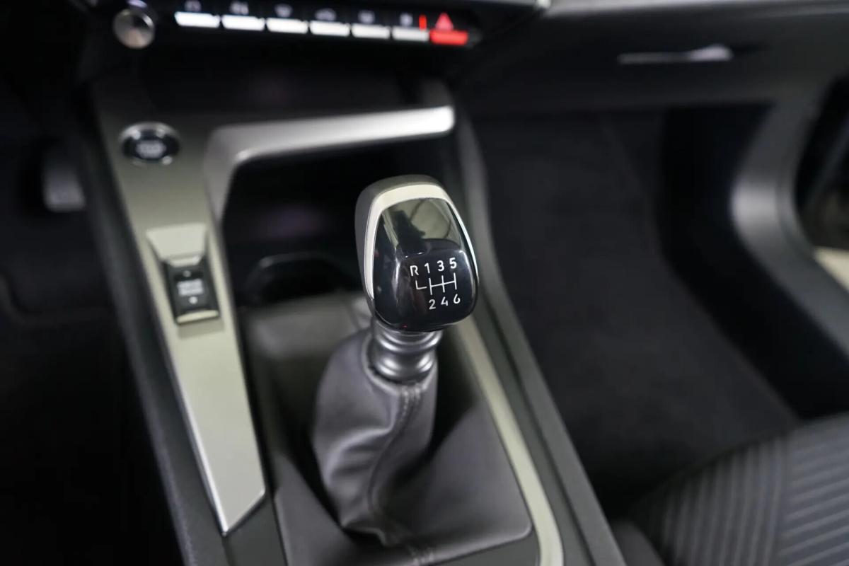 peugeot-308-2022-gasolina-1199cc