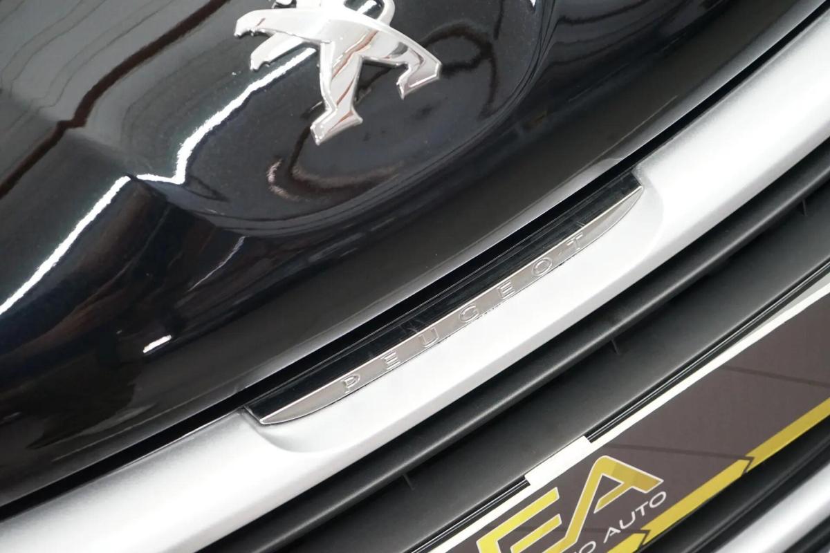 peugeot-208-2016-gasolina-1199cc