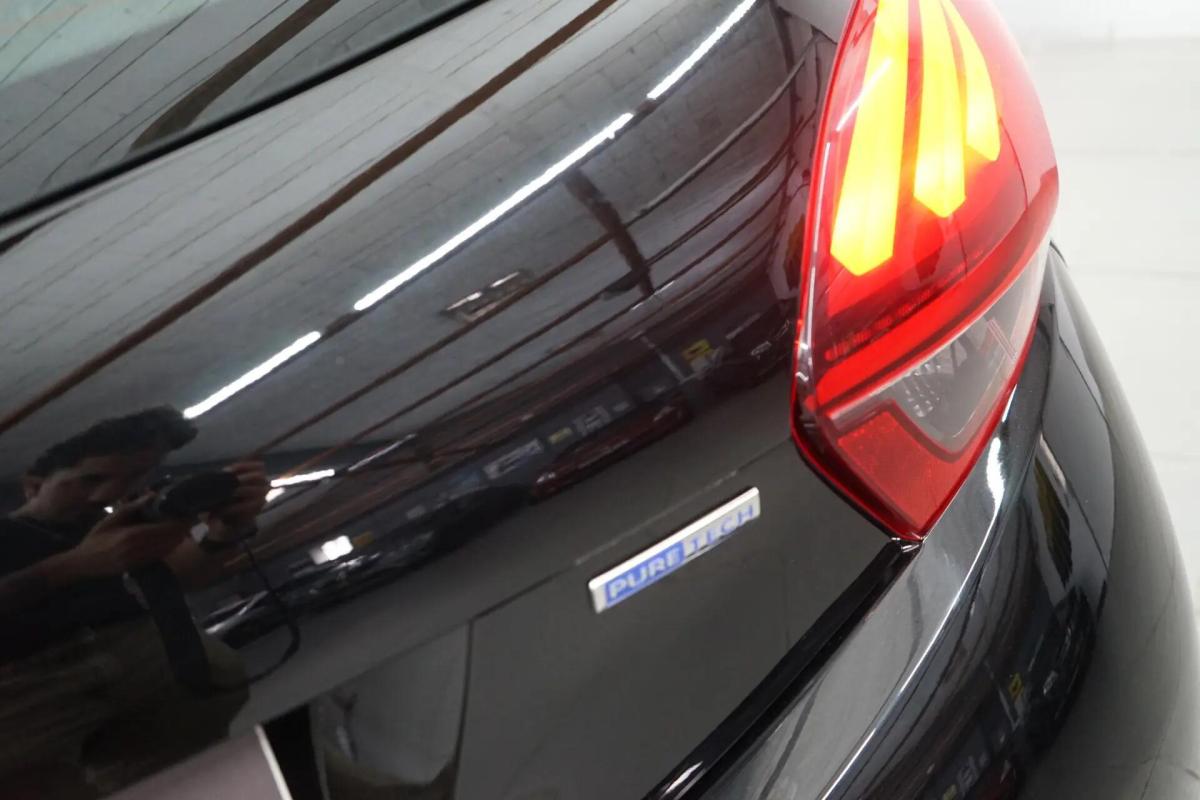 peugeot-208-2016-gasolina-1199cc