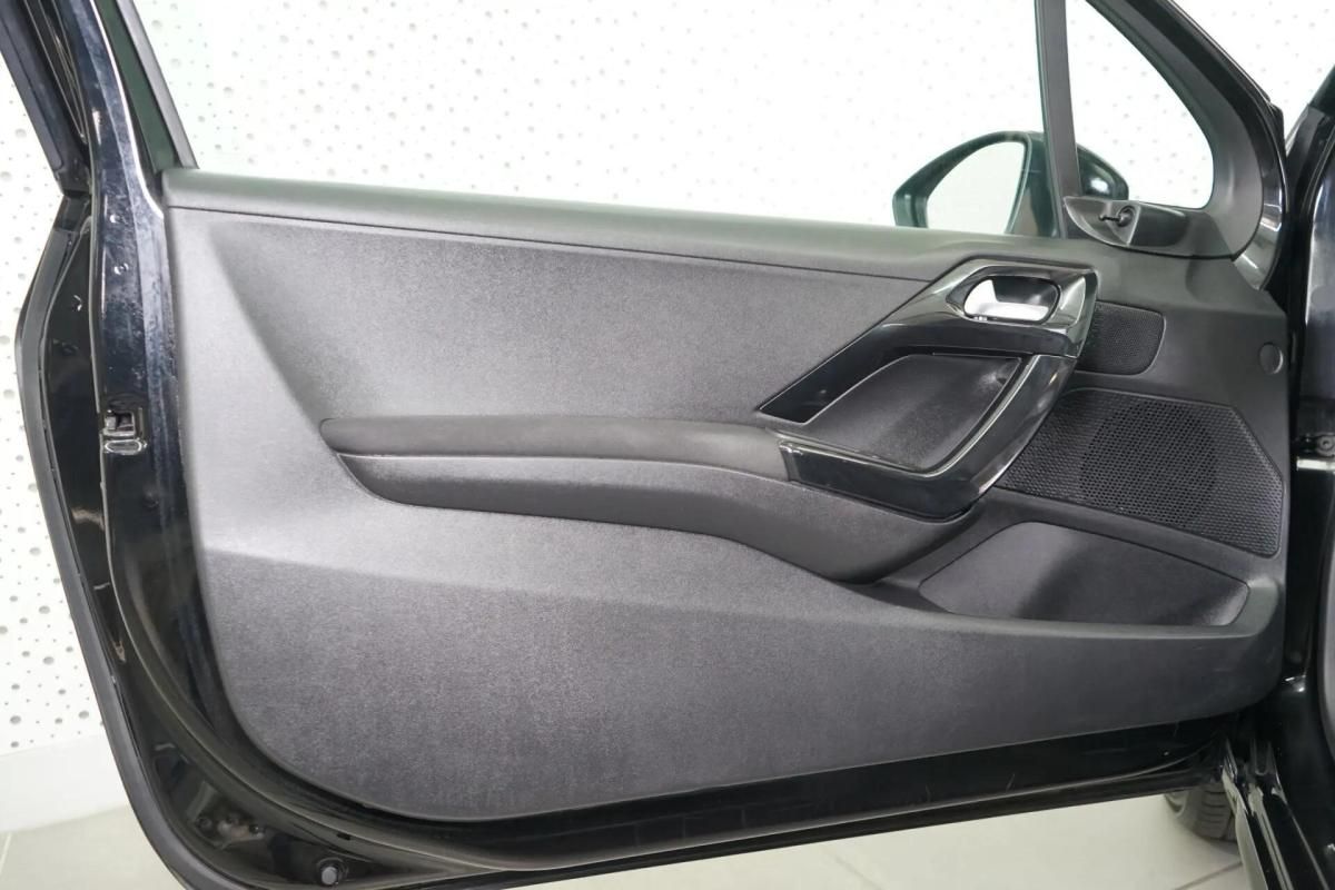 peugeot-208-2016-gasolina-1199cc