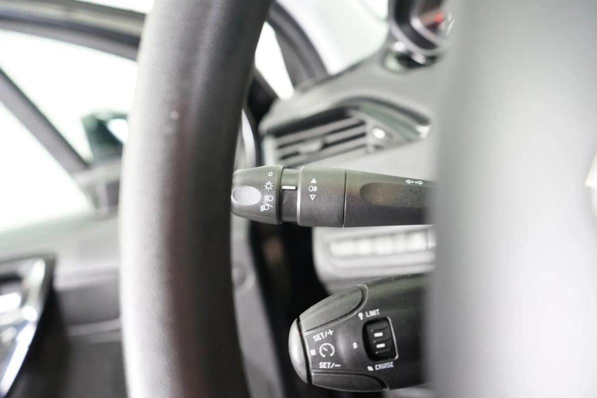 peugeot-208-2016-gasolina-1199cc