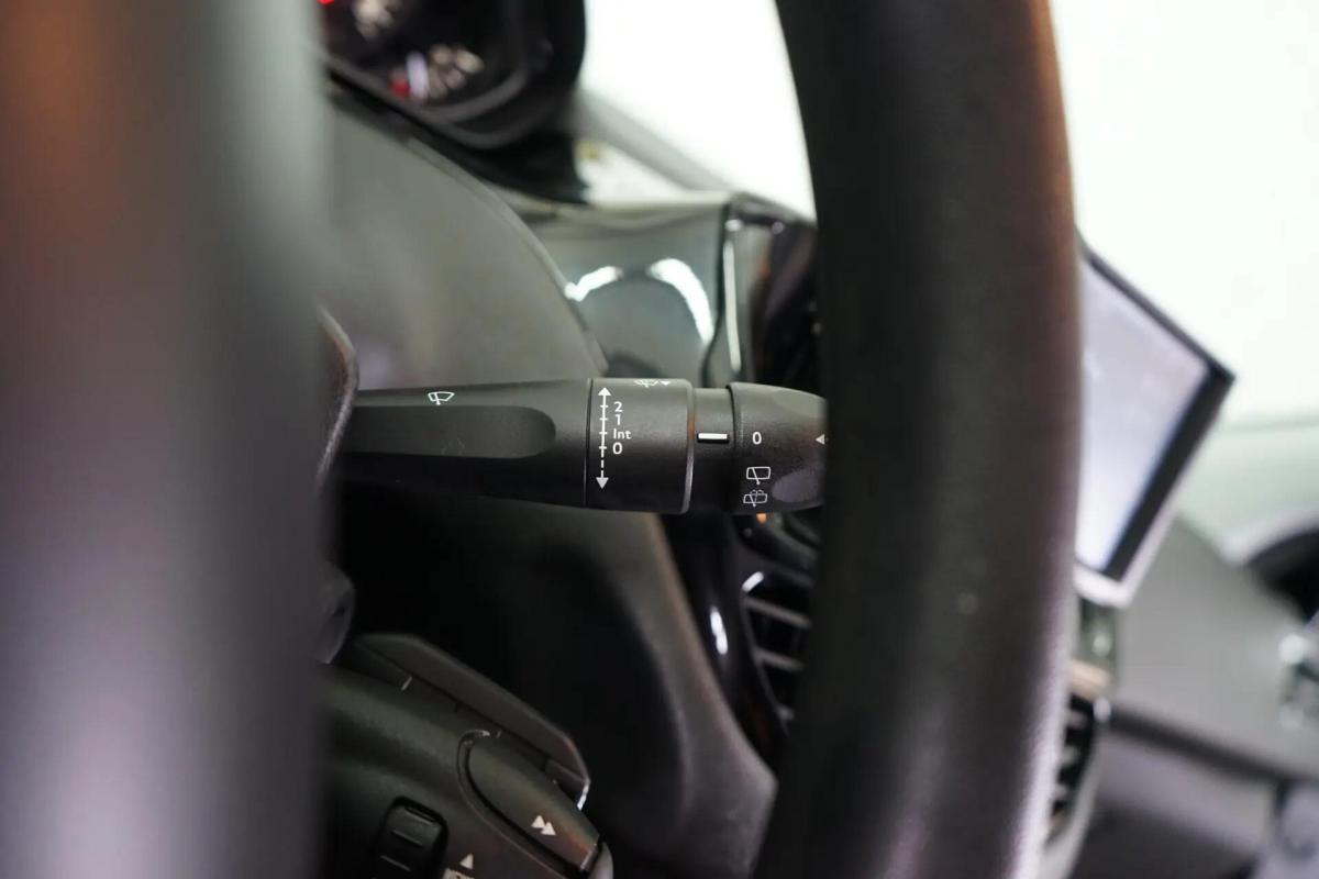 peugeot-208-2016-gasolina-1199cc