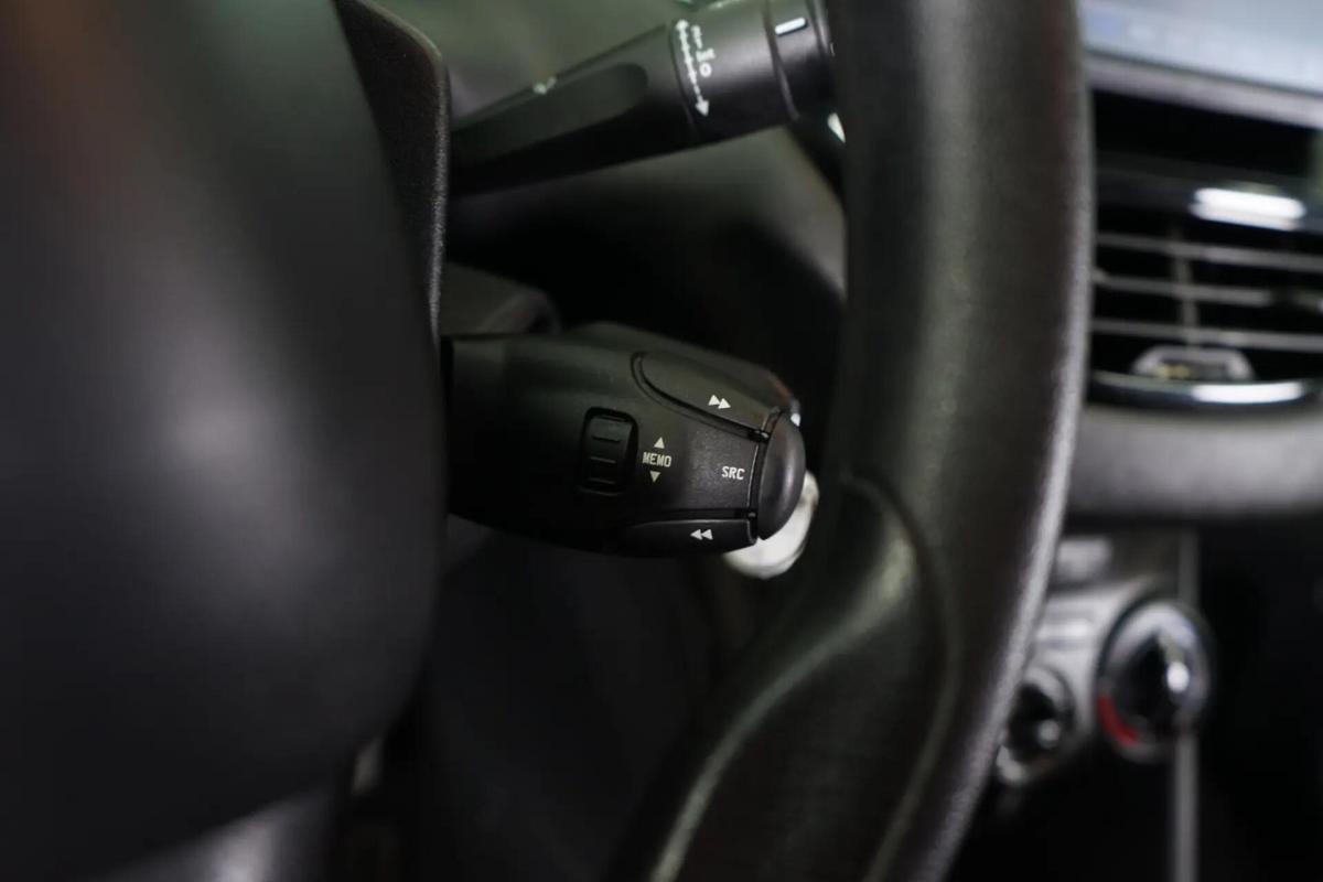 peugeot-208-2016-gasolina-1199cc