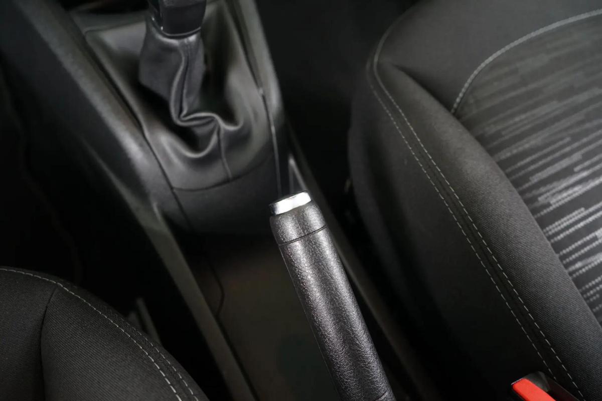 peugeot-208-2016-gasolina-1199cc