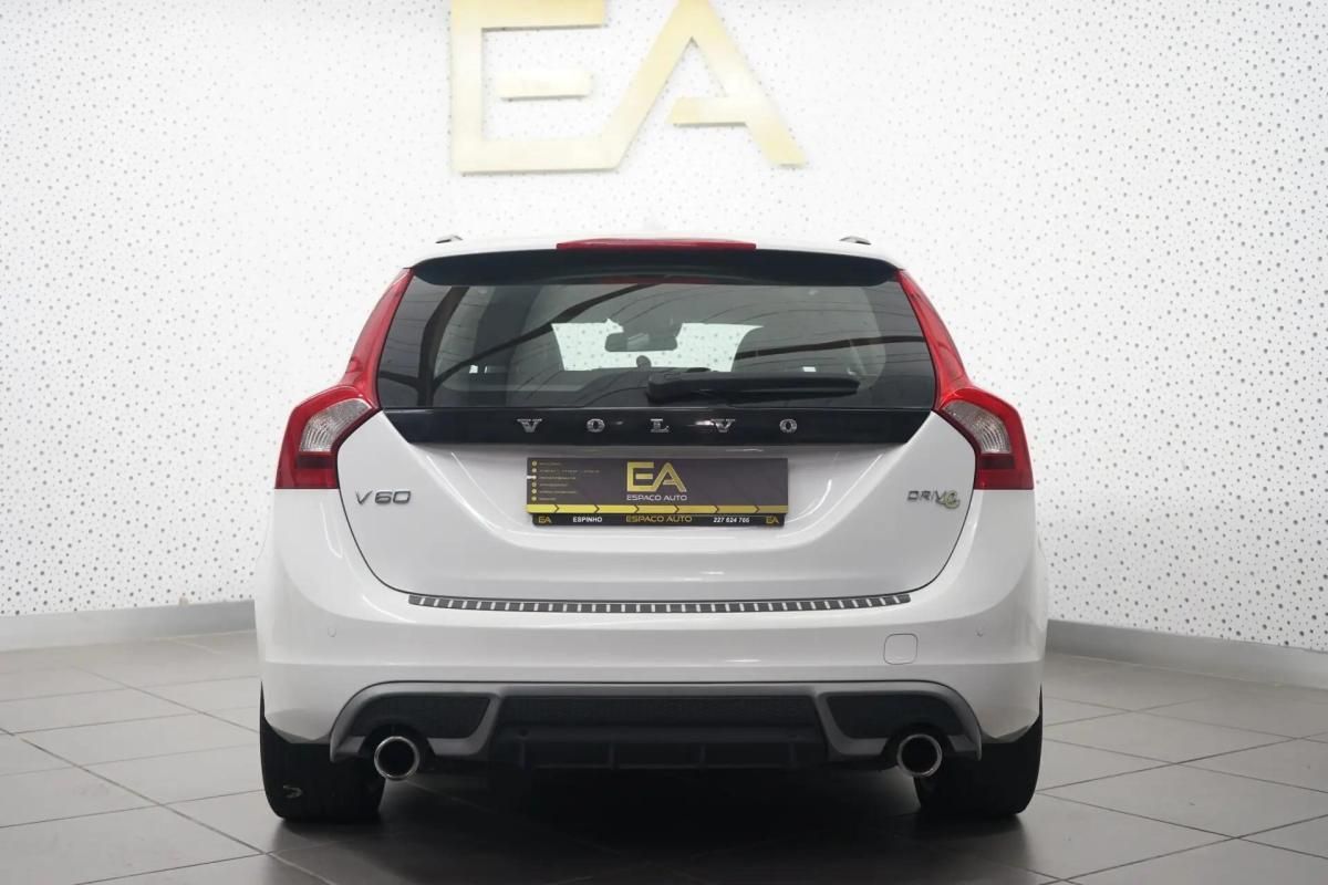 volvo-v60-2012-diesel-1560cc