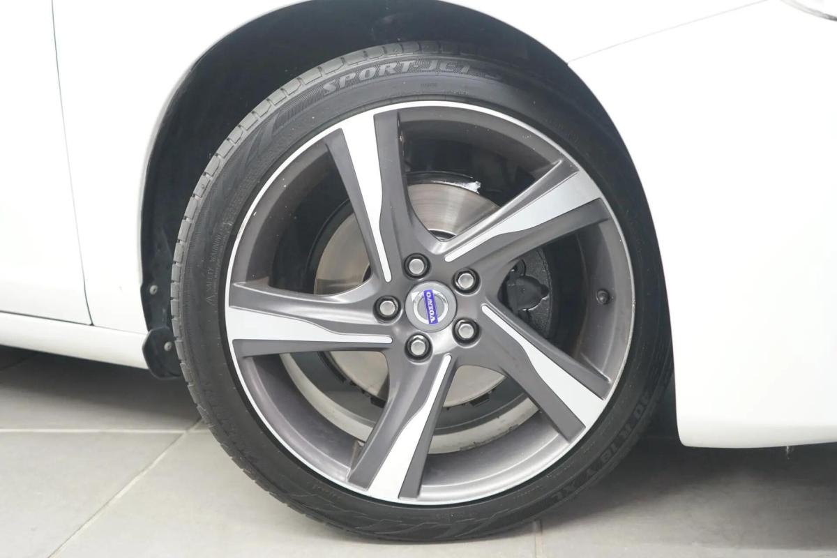 volvo-v60-2012-diesel-1560cc