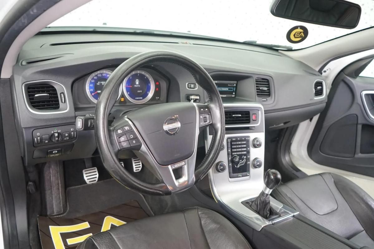 volvo-v60-2012-diesel-1560cc