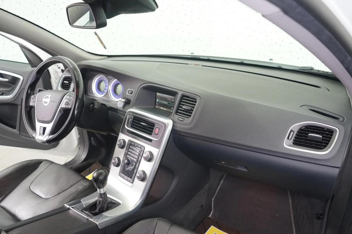 volvo-v60-2012-diesel-1560cc
