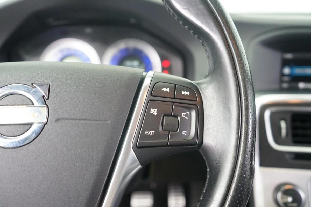 volvo-v60-2012-diesel-1560cc