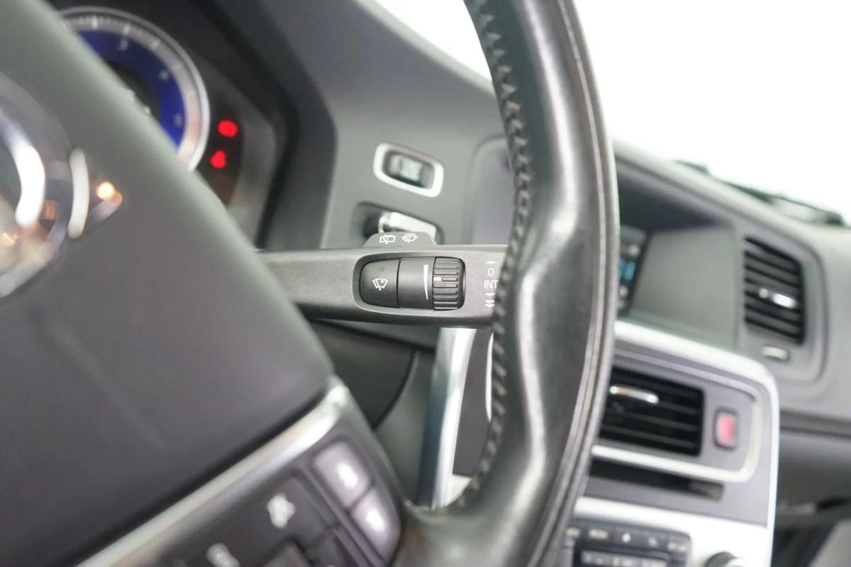 volvo-v60-2012-diesel-1560cc