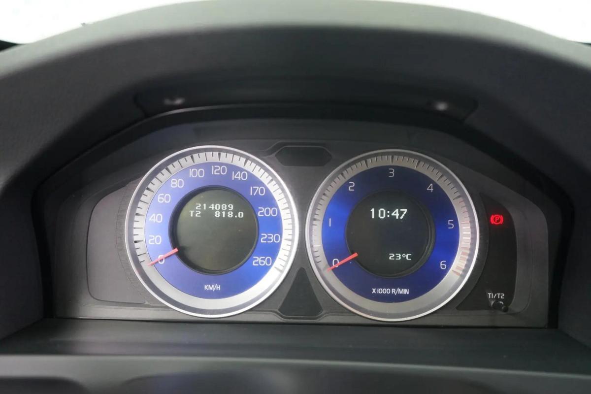 volvo-v60-2012-diesel-1560cc