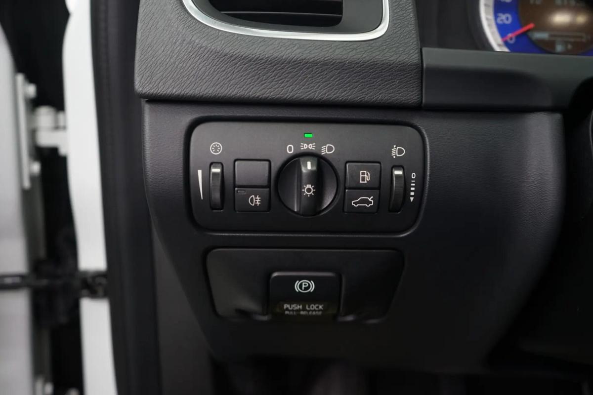 volvo-v60-2012-diesel-1560cc