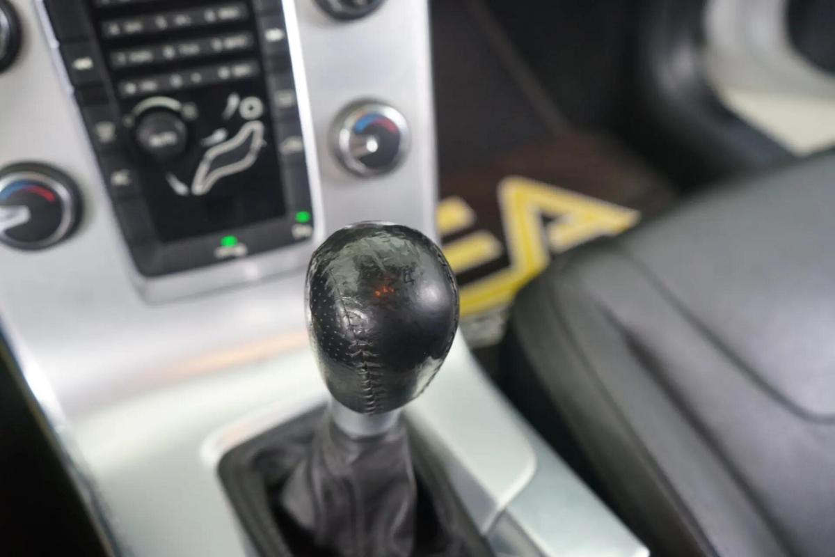 volvo-v60-2012-diesel-1560cc