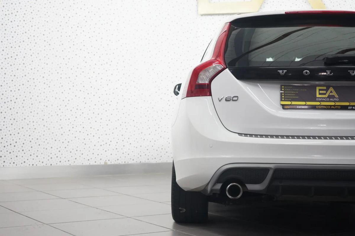 volvo-v60-2012-diesel-1560cc