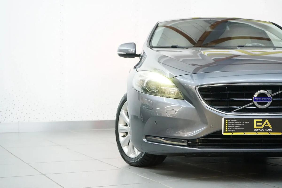 volvo-v40-2013-diesel-1560cc