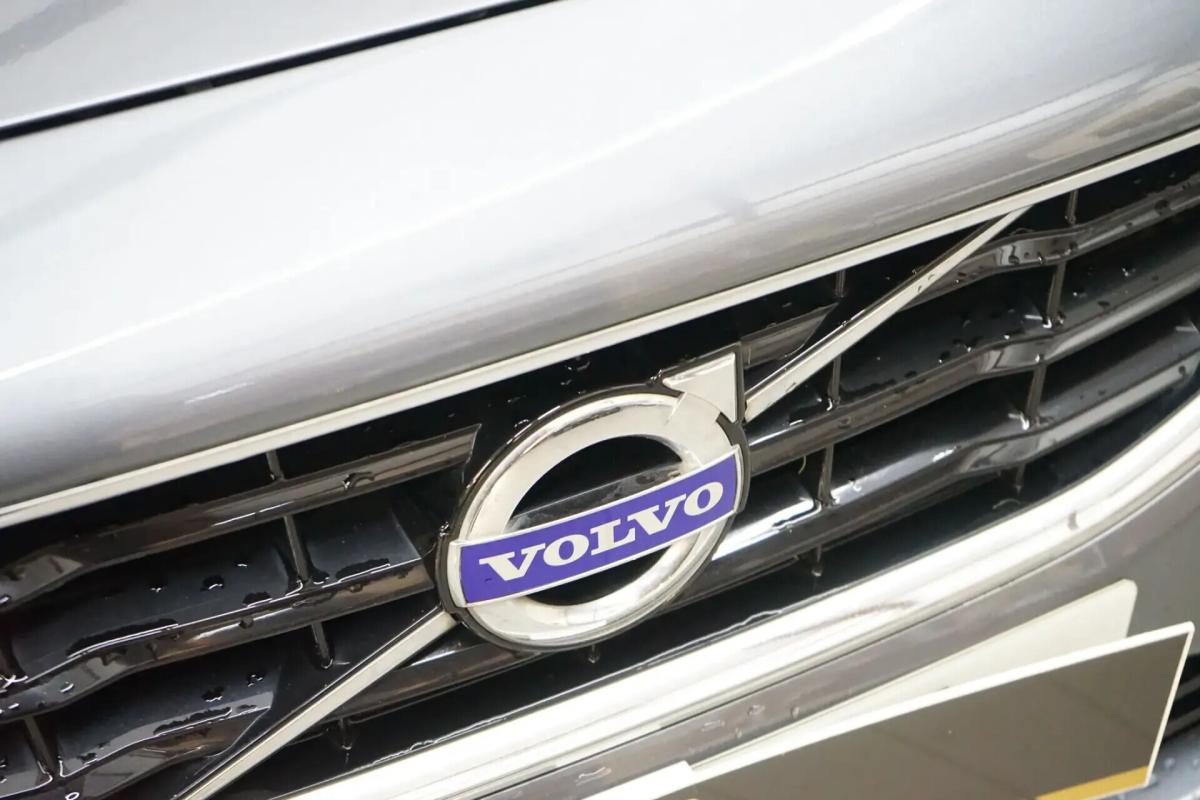volvo-v40-2013-diesel-1560cc