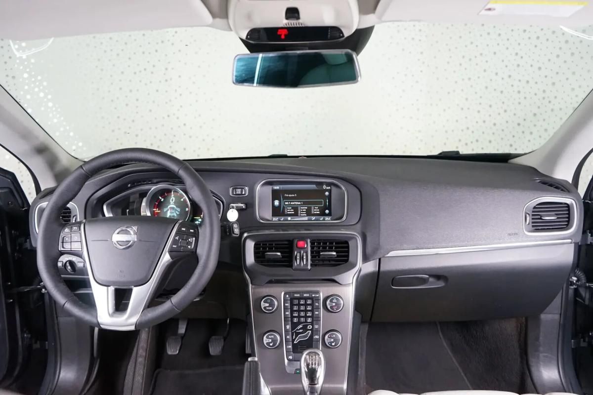volvo-v40-2013-diesel-1560cc