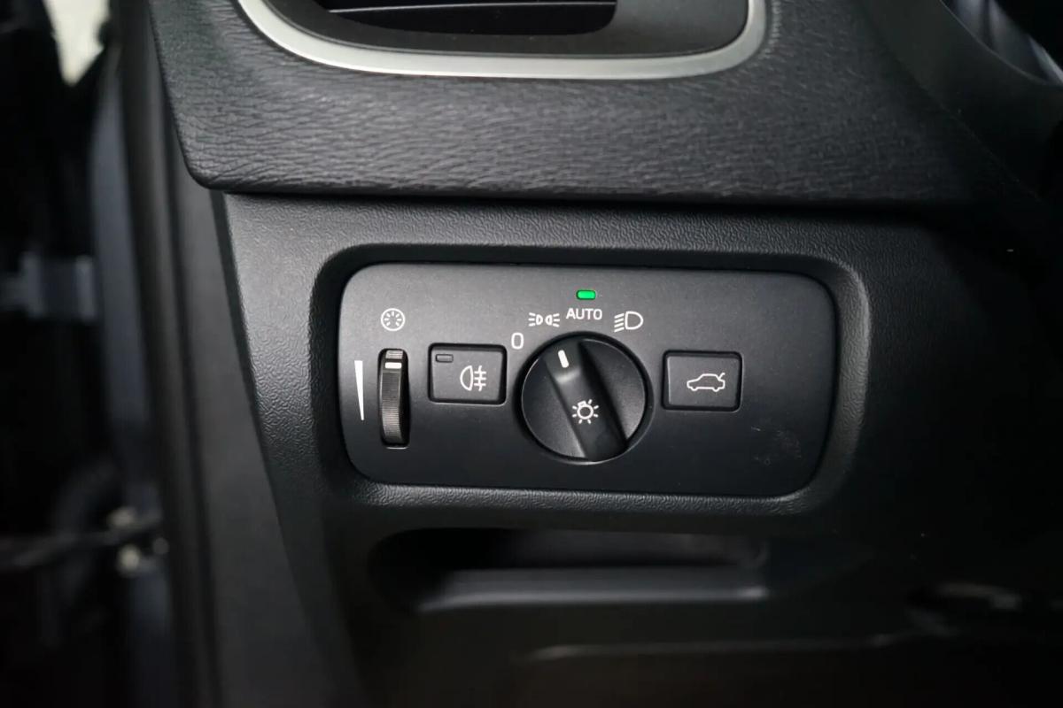 volvo-v40-2013-diesel-1560cc