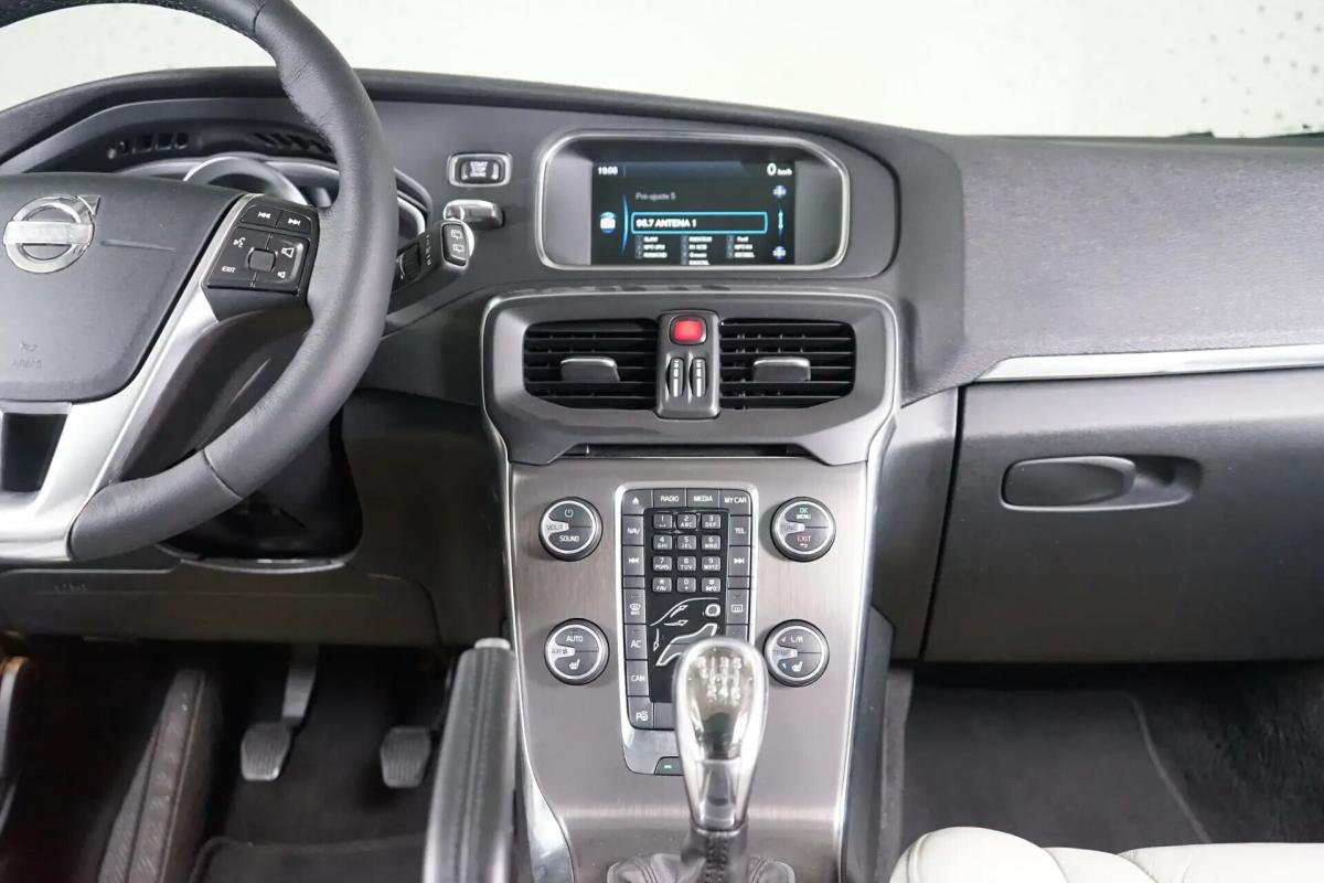 volvo-v40-2013-diesel-1560cc