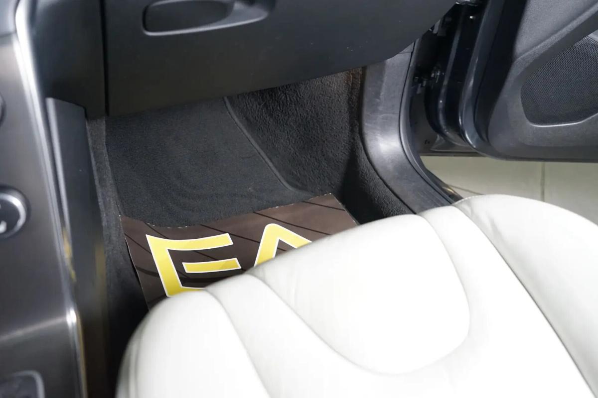 volvo-v40-2013-diesel-1560cc