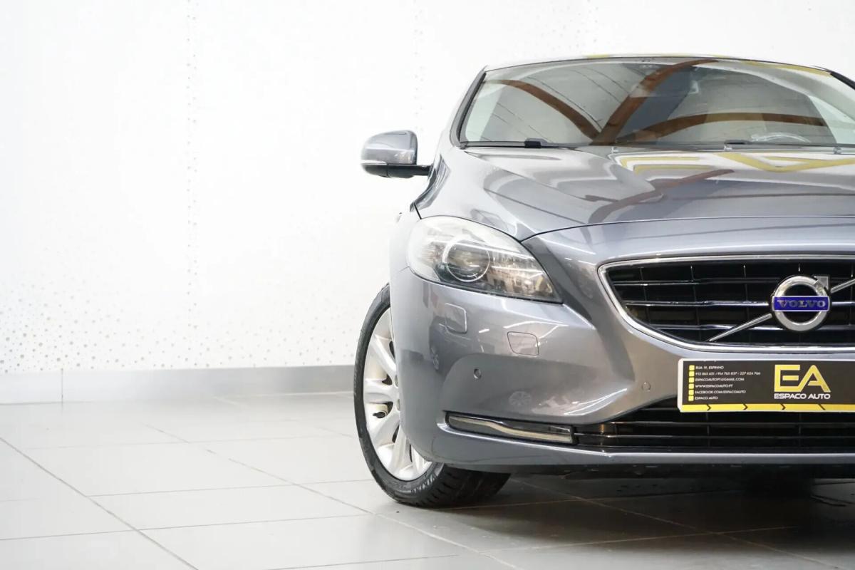 volvo-v40-2013-diesel-1560cc