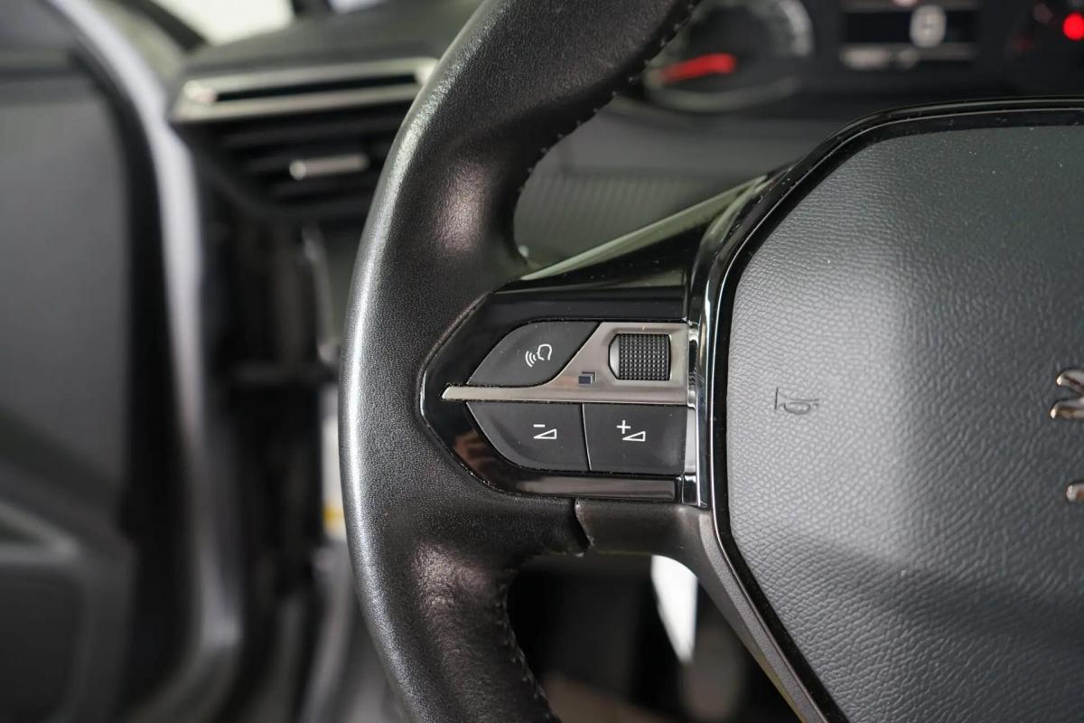 peugeot-2008-2021-gasolina-1199cc