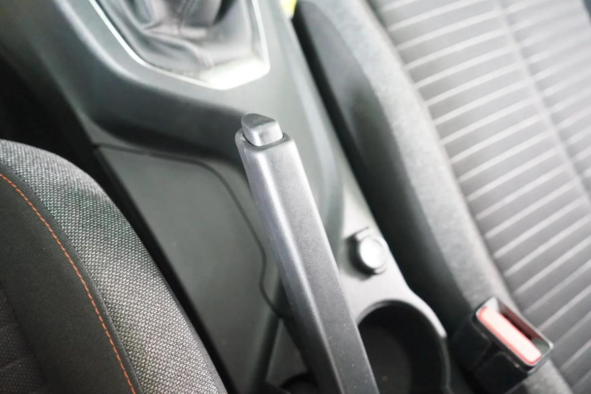 peugeot-2008-2021-gasolina-1199cc
