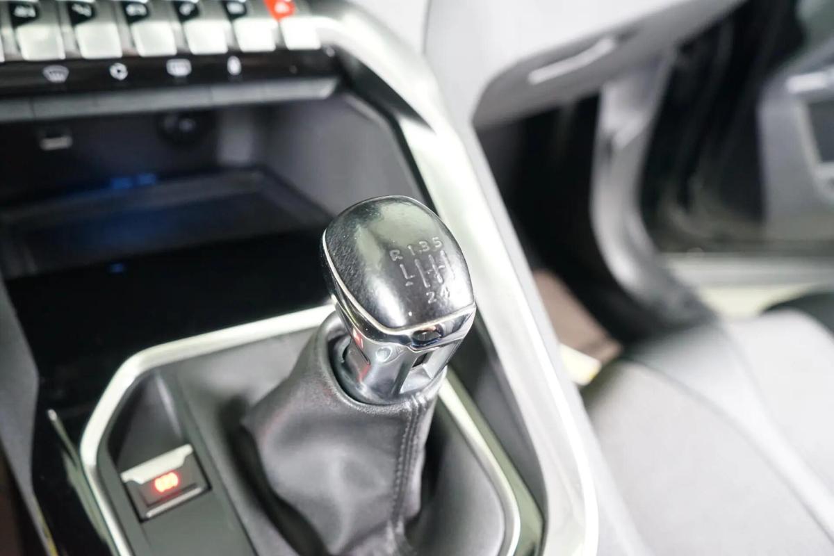 peugeot-5008-2021-gasolina-1199cc