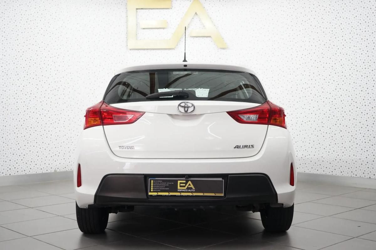 toyota-auris-2014-diesel-1364cc