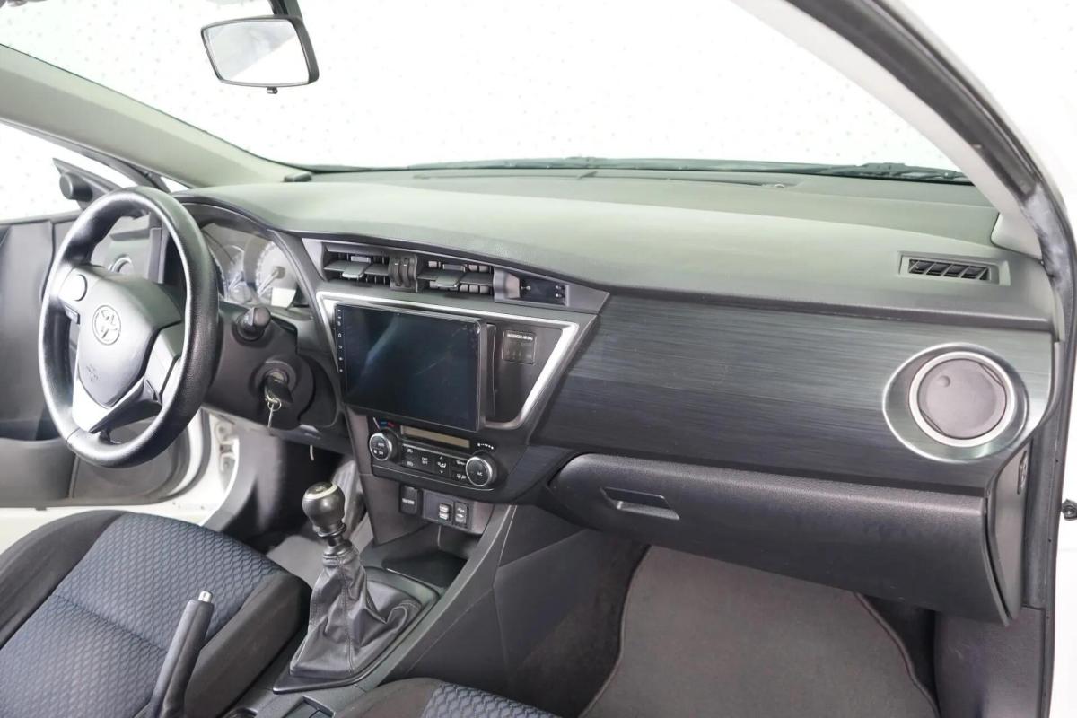 toyota-auris-2014-diesel-1364cc
