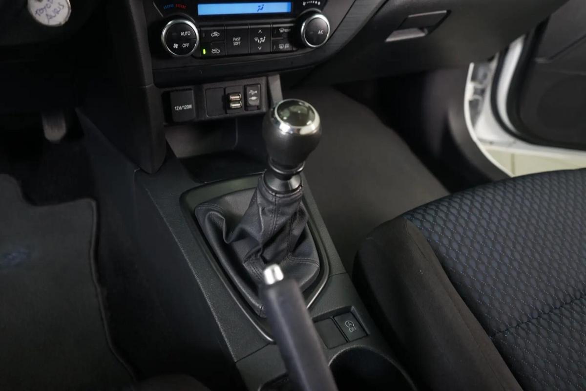 toyota-auris-2014-diesel-1364cc