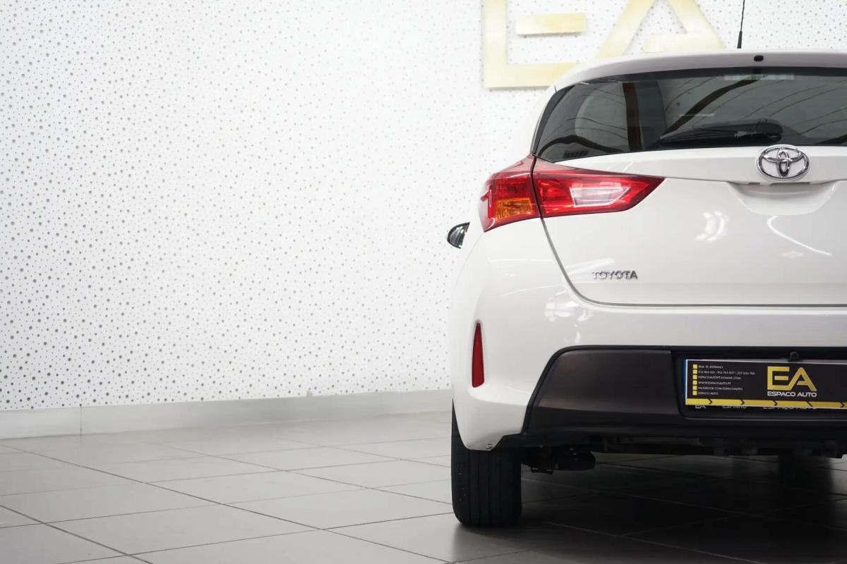 toyota-auris-2014-diesel-1364cc